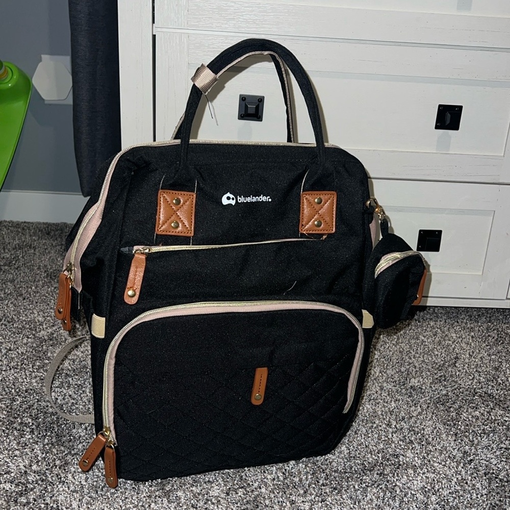New Diaper bag w/ changing station